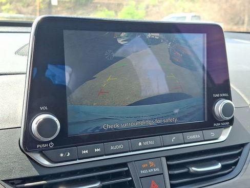 Used 2025 Nissan Altima 2.5 SV image 18