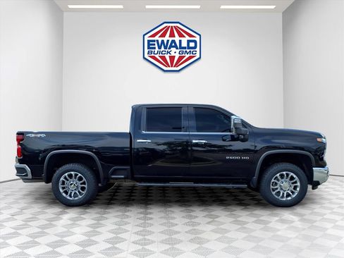 Certified 2024 Chevrolet Silverado 2500 LTZ w/ LTZ Convenience Package AWD/4WD image 5