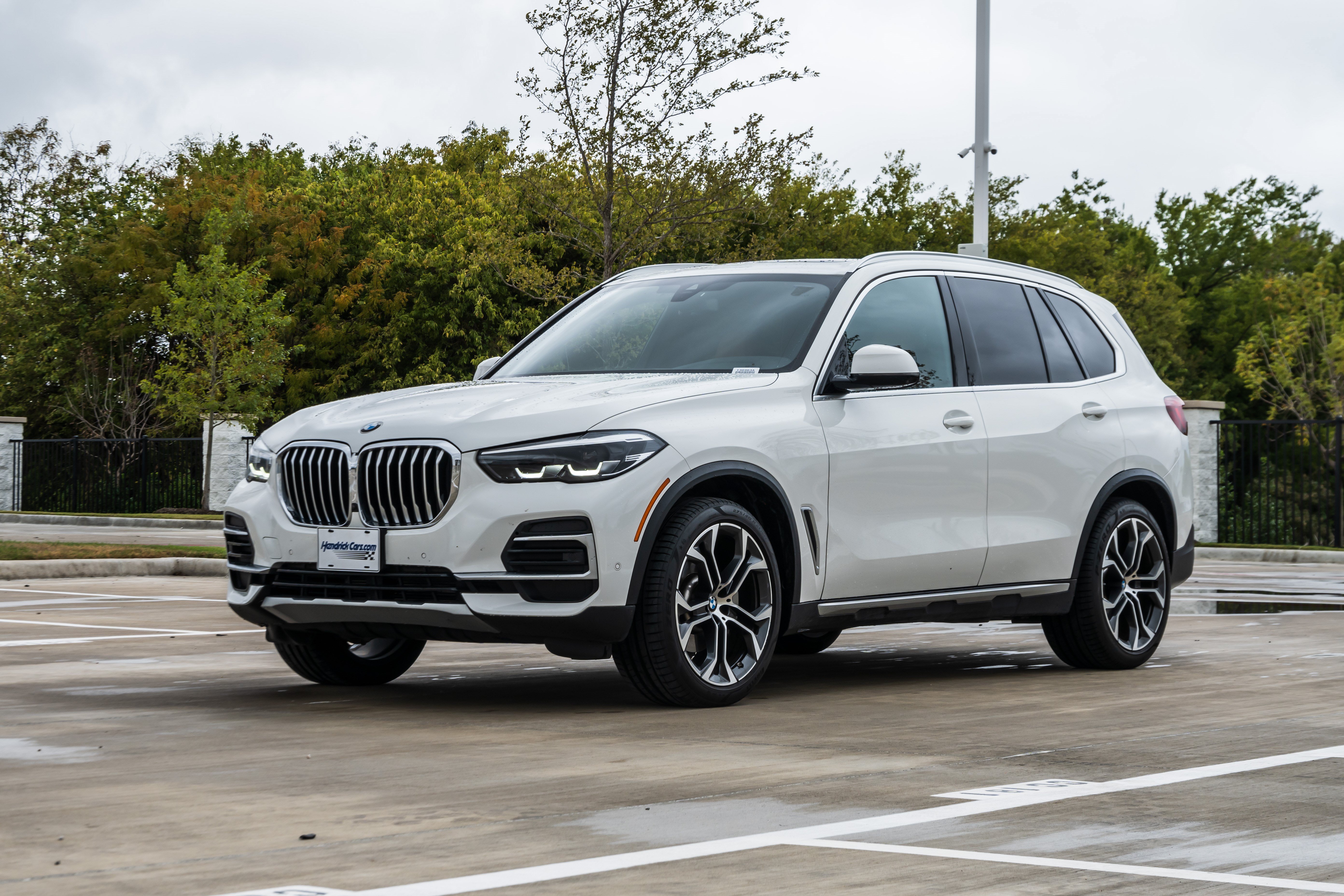 Used 2023 BMW X5 xDrive40i w/ Parking Assistance Package AWD/4WD image 5