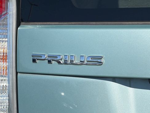 Used 2015 Toyota Prius Five FWD image 24