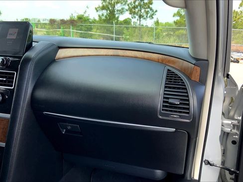 Used 2021 Nissan Armada SL image 18