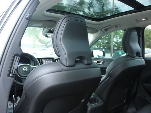 Used 2023 Volvo XC60 B5 Plus w/ Climate Package AWD/4WD image 33