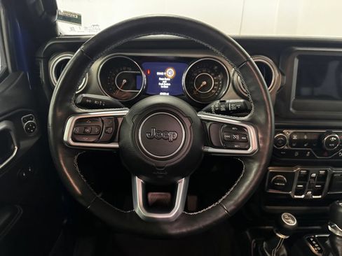 Used 2019 Jeep Wrangler Unlimited Sahara w/ Safetytec Group AWD/4WD image 5