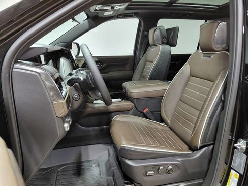 Used 2026 GMC Yukon XL Denali Ultimate w/ LPO, Get Active Package AWD/4WD image 3