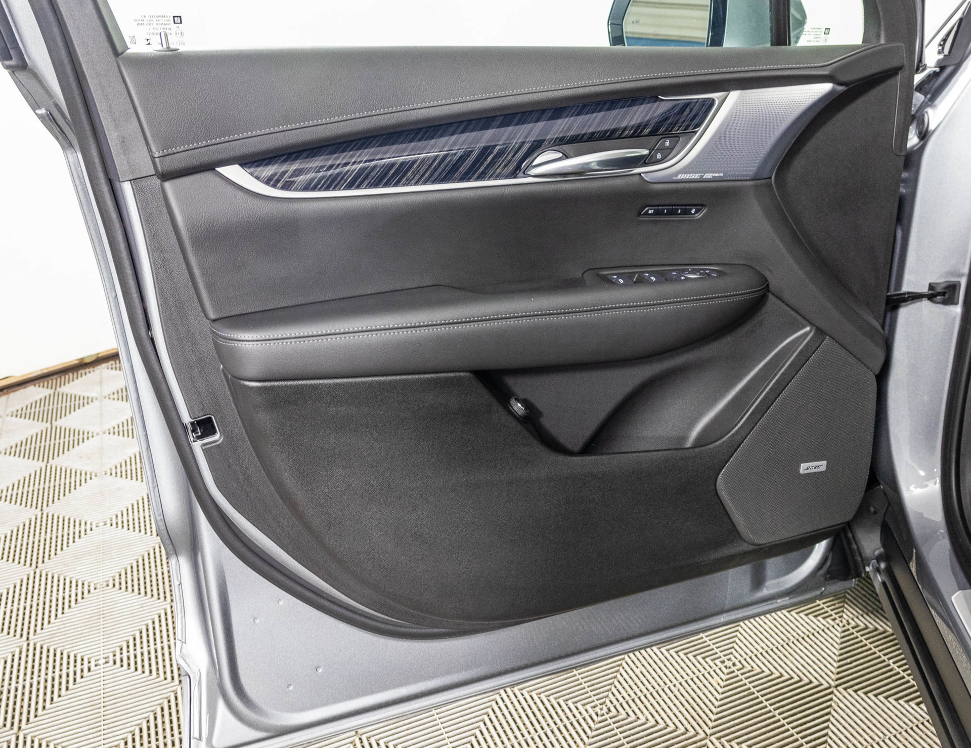 Used 2025 Cadillac XT6 Premium Luxury AWD/4WD image 40