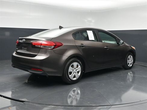 Used 2018 Kia Forte LX FWD image 6