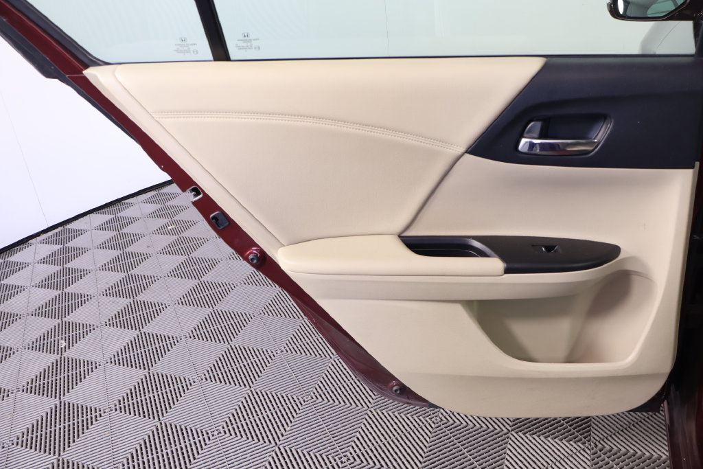 Used 2015 Honda Accord EX-L image 10