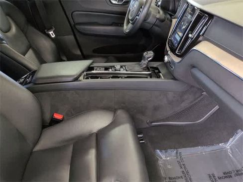 Used 2018 Volvo XC60 T6 Inscription w/ Convenience Package image 24