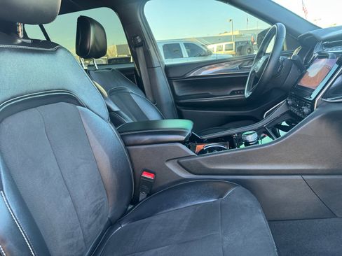 Certified 2022 Jeep Grand Cherokee Altitude image 29