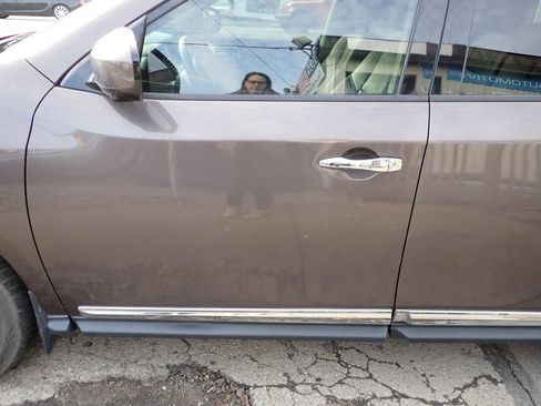 Used 2015 Nissan Pathfinder Platinum w/ Family Entertainment Package image 19