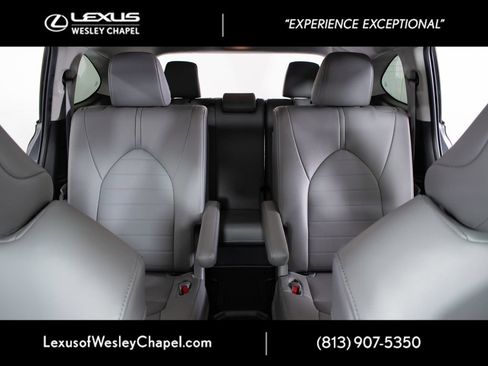 Used 2022 Toyota Highlander XLE AWD/4WD image 26