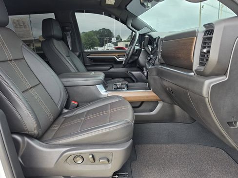 Used 2024 Chevrolet Silverado 3500 High Country w/ Technology Package AWD/4WD image 28