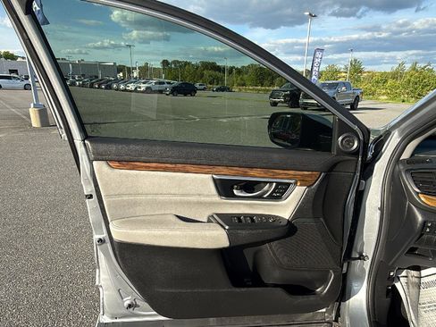 Used 2022 Honda CR-V Touring image 24