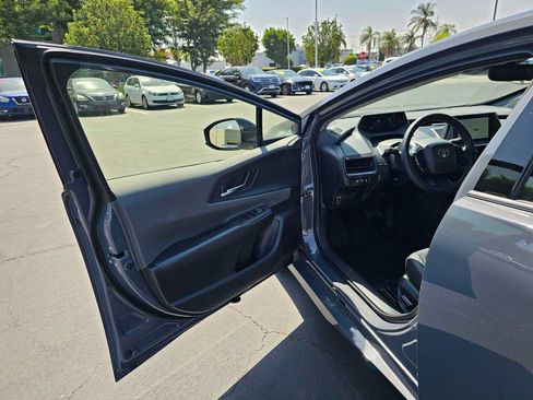 Certified 2026 Toyota Prius XLE FWD image 19