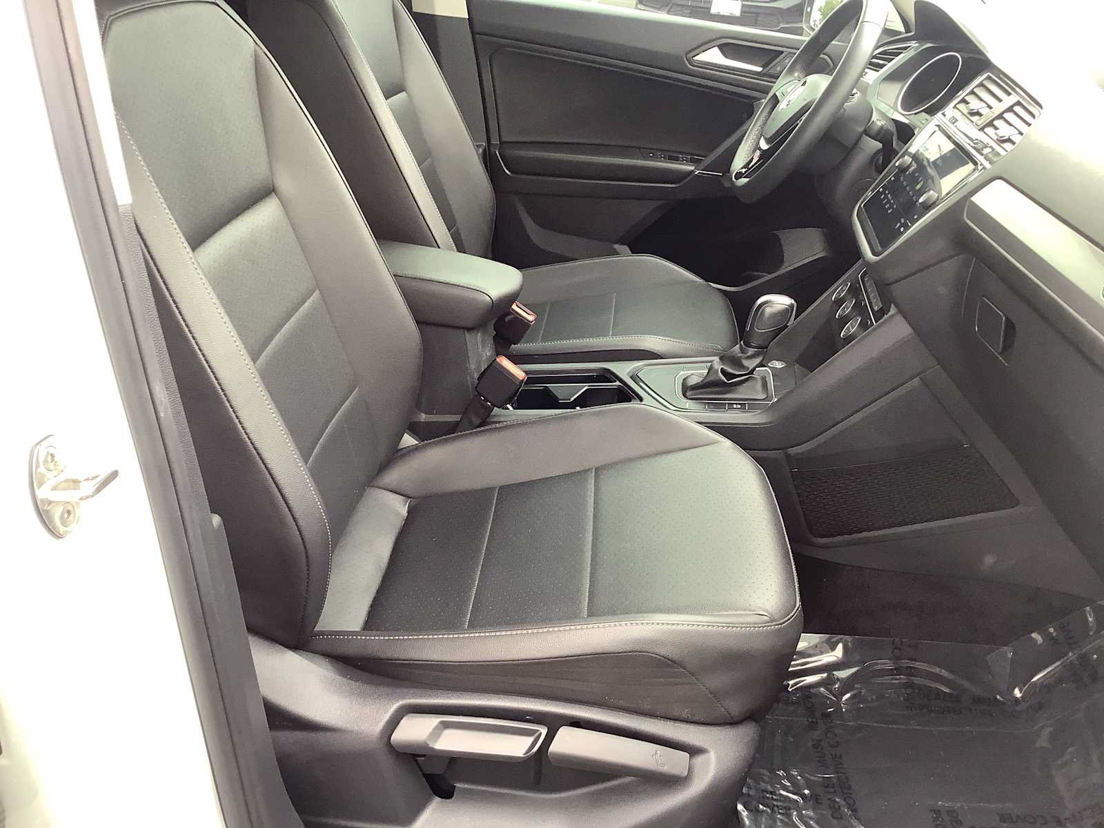 Used 2020 Volkswagen Tiguan SE FWD image 15
