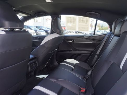 Used 2025 Toyota Camry SE w/ Convenience Package AWD/4WD image 8