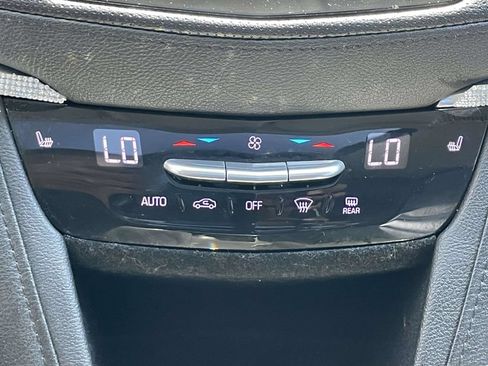 Used 2018 Cadillac XT5 Luxury w/ Driver Awareness Package AWD/4WD image 34