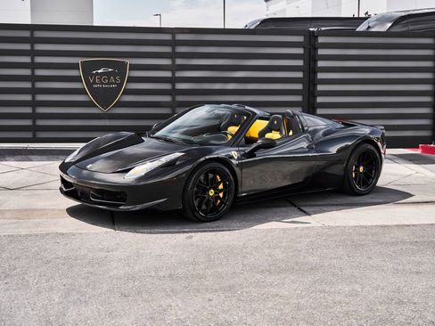 Used 2013 Ferrari 458 Spider RWD image 5