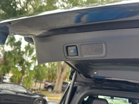 Used 2019 Lincoln Navigator Select RWD image 54