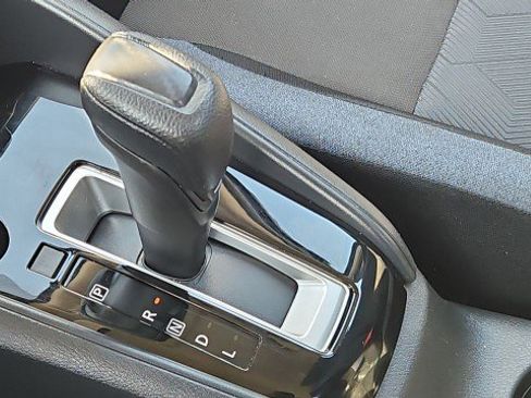 Used 2025 Nissan Versa SV FWD image 15