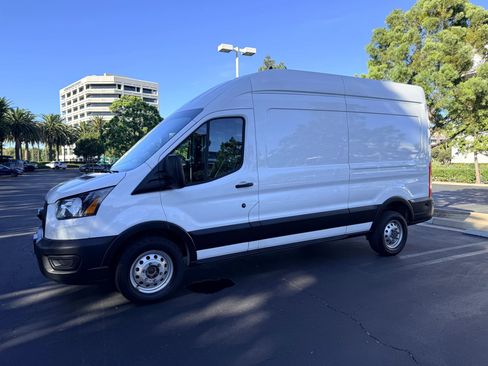 Used 2024 Ford Transit 250 148 High Roof AWD image 2