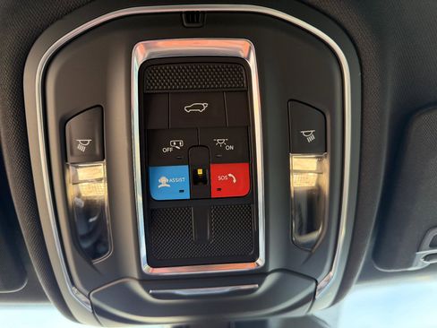 Used 2024 Jeep Grand Cherokee Limited image 26