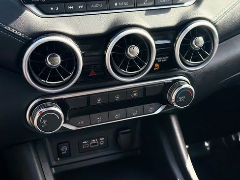 Used 2025 Nissan Sentra SV image 14