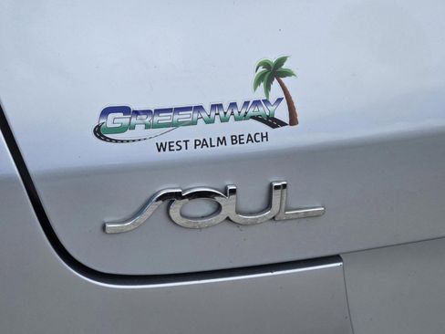 Used 2021 Kia Soul LX image 10