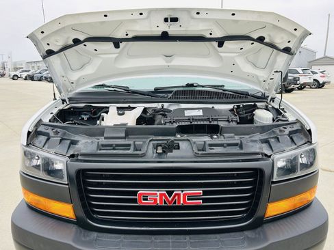 Used 2020 GMC Savana 2500 Extended w/ Driver Convenience Package image 29