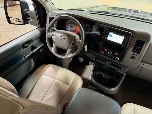 Used 2018 Nissan NV 3500 SL RWD image 47