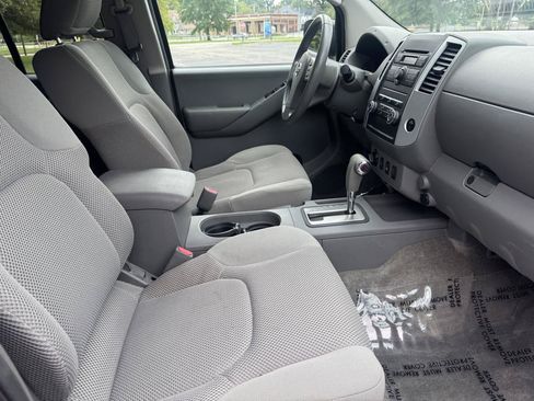 Used 2011 Nissan Frontier SV AWD/4WD image 31
