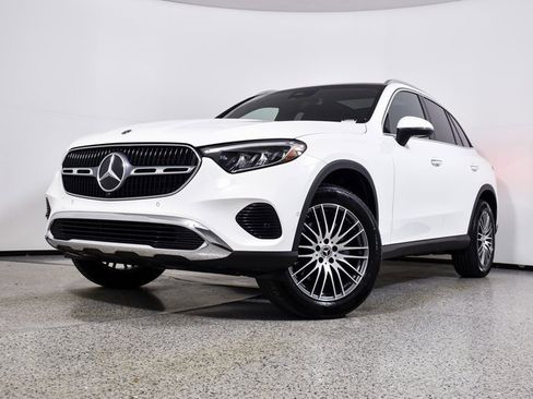 Certified 2025 Mercedes-Benz GLC 300 image 2