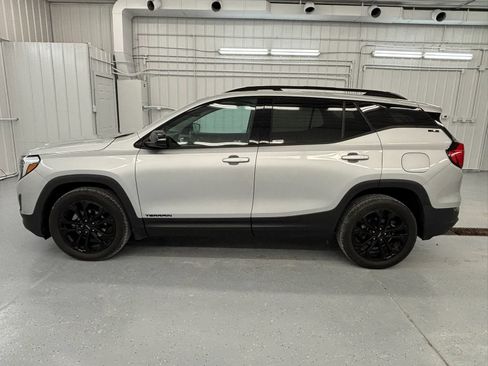 Used 2020 GMC Terrain SLE w/ Driver Convenience Package AWD/4WD image 8