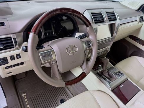 Used 2019 Lexus GX 460 Premium w/ Premium Package AWD/4WD image 11