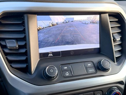 Used 2023 GMC Acadia SLE w/ Driver Convenience Package image 19