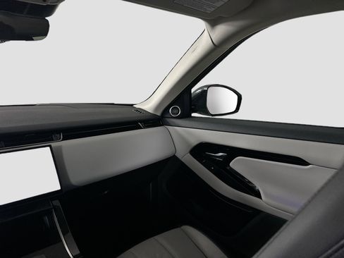 Used 2024 Land Rover Range Rover Evoque Dynamic SE image 32