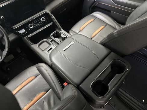 Used 2024 GMC Sierra 2500 AT4 w/ Technology Package image 25