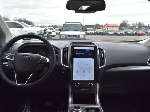 Used 2024 Ford Edge SEL w/ Convenience Package image 37