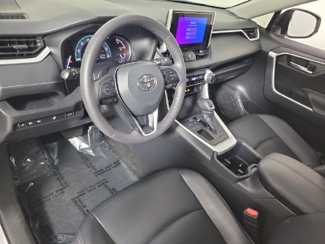 Used 2025 Toyota RAV4 XLE Premium w/ Weather Package FWD image 18