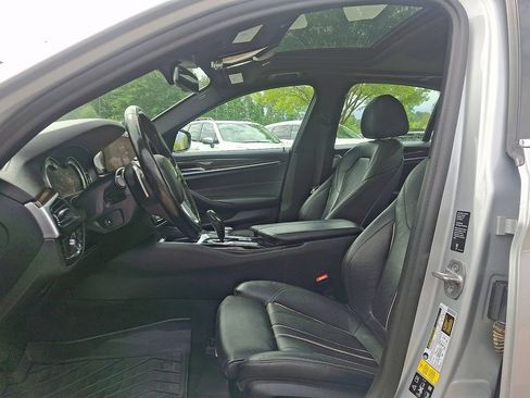 Used 2019 BMW 530i xDrive w/ Convenience Package AWD/4WD image 13
