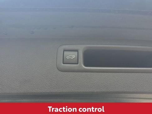 Used 2024 Toyota Highlander LE image 17