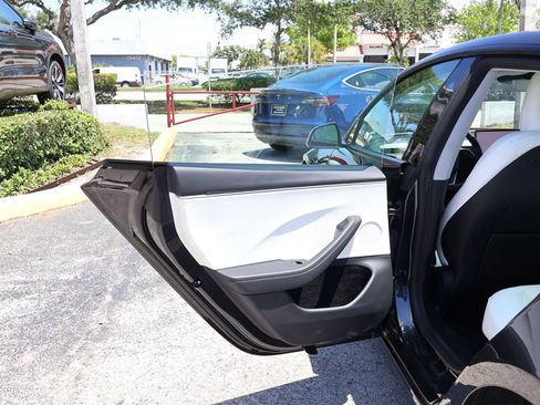 Used 2024 Tesla Model 3 Standard Range RWD image 25