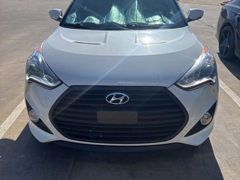 Used 2015 Hyundai Veloster Turbo FWD image 6