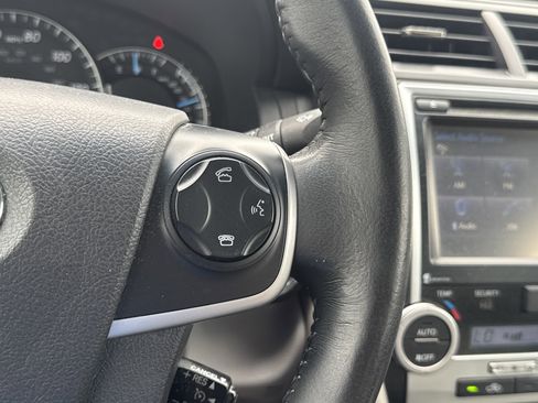 Used 2014 Toyota Camry XLE w/ Convenience Package image 15