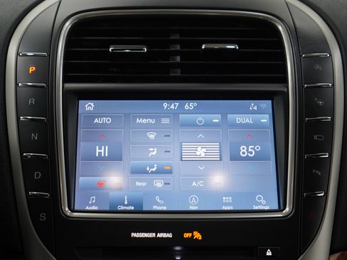 Used 2019 Lincoln Nautilus Reserve image 18