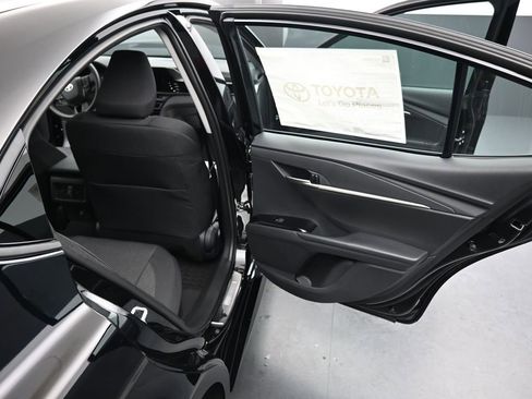 Used 2025 Toyota Camry LE image 13