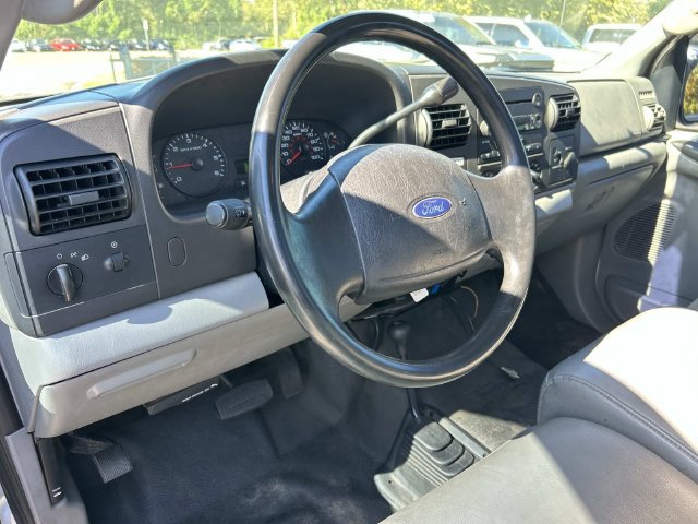 Used 2006 Ford F250 4x4 Regular Cab Super Duty image 16