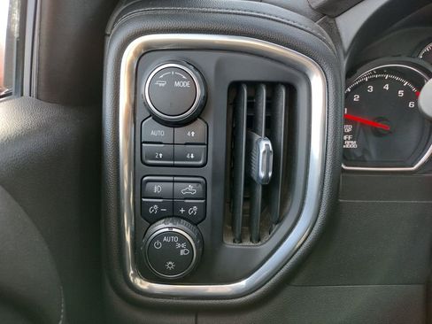 Used 2021 Chevrolet Silverado 1500 LT Trail Boss image 12