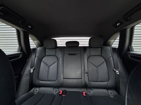 Certified 2020 Porsche Macan AWD/4WD image 25