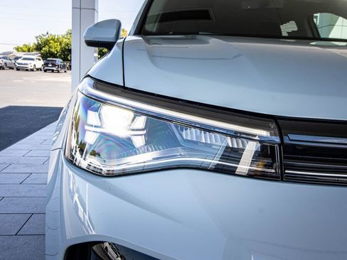 New 2026 Volkswagen Taos SE AWD/4WD image 5